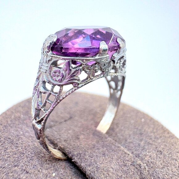 VTG Solid Sterling Silver 925 Amethyst Prong Set Statement Ring Size 4.25 - Picture 1 of 9